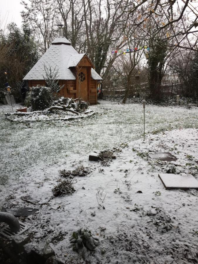 Blaues Haus Lägenhet Niederdorfelden Exteriör bild