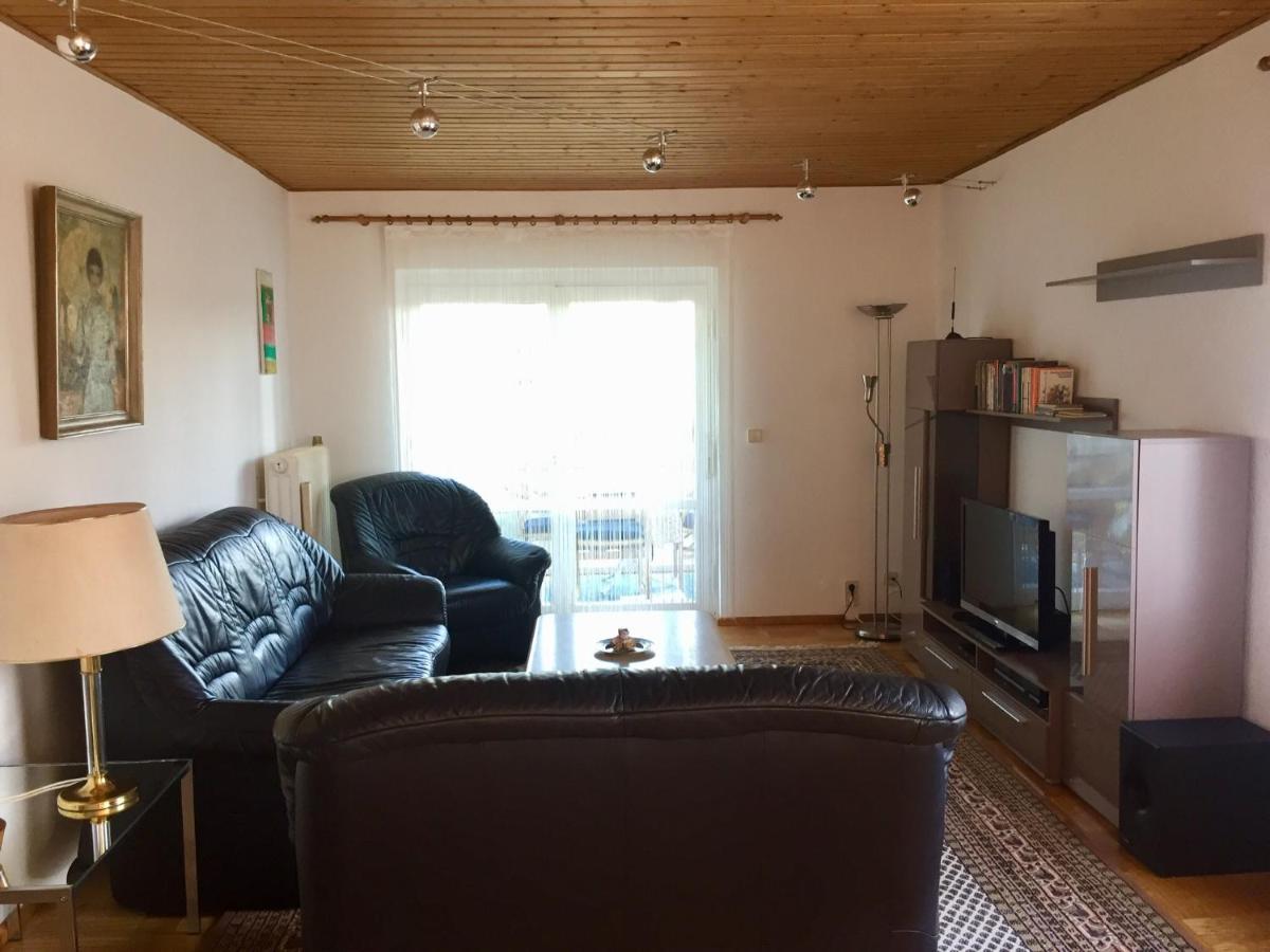 Blaues Haus Lägenhet Niederdorfelden Exteriör bild