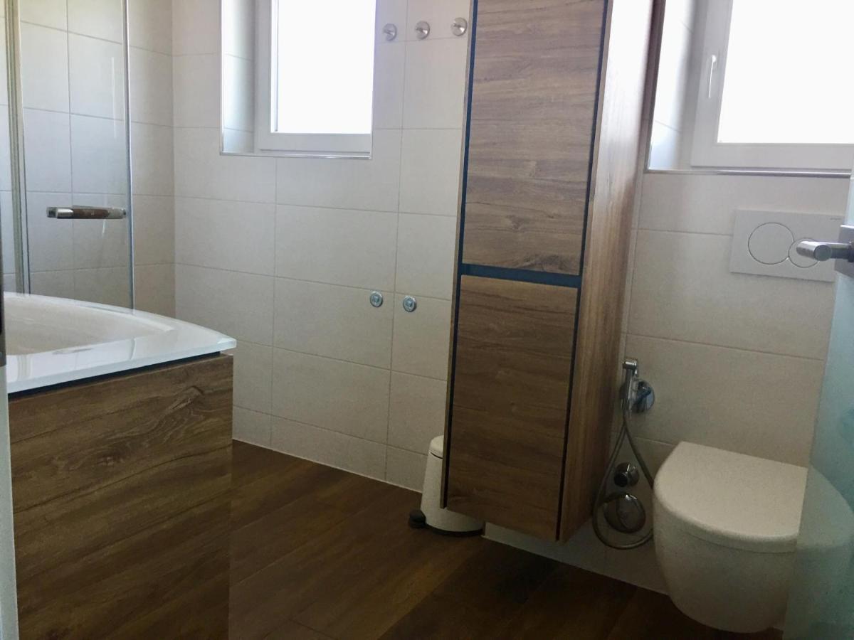 Blaues Haus Lägenhet Niederdorfelden Exteriör bild